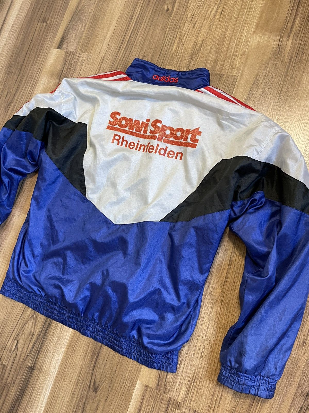 Adidas Vintage Adidas Zip Windbreaker Size M 90s Streetwear Hype Size US M / EU 48-50 / 2 - 5 Thumbnail