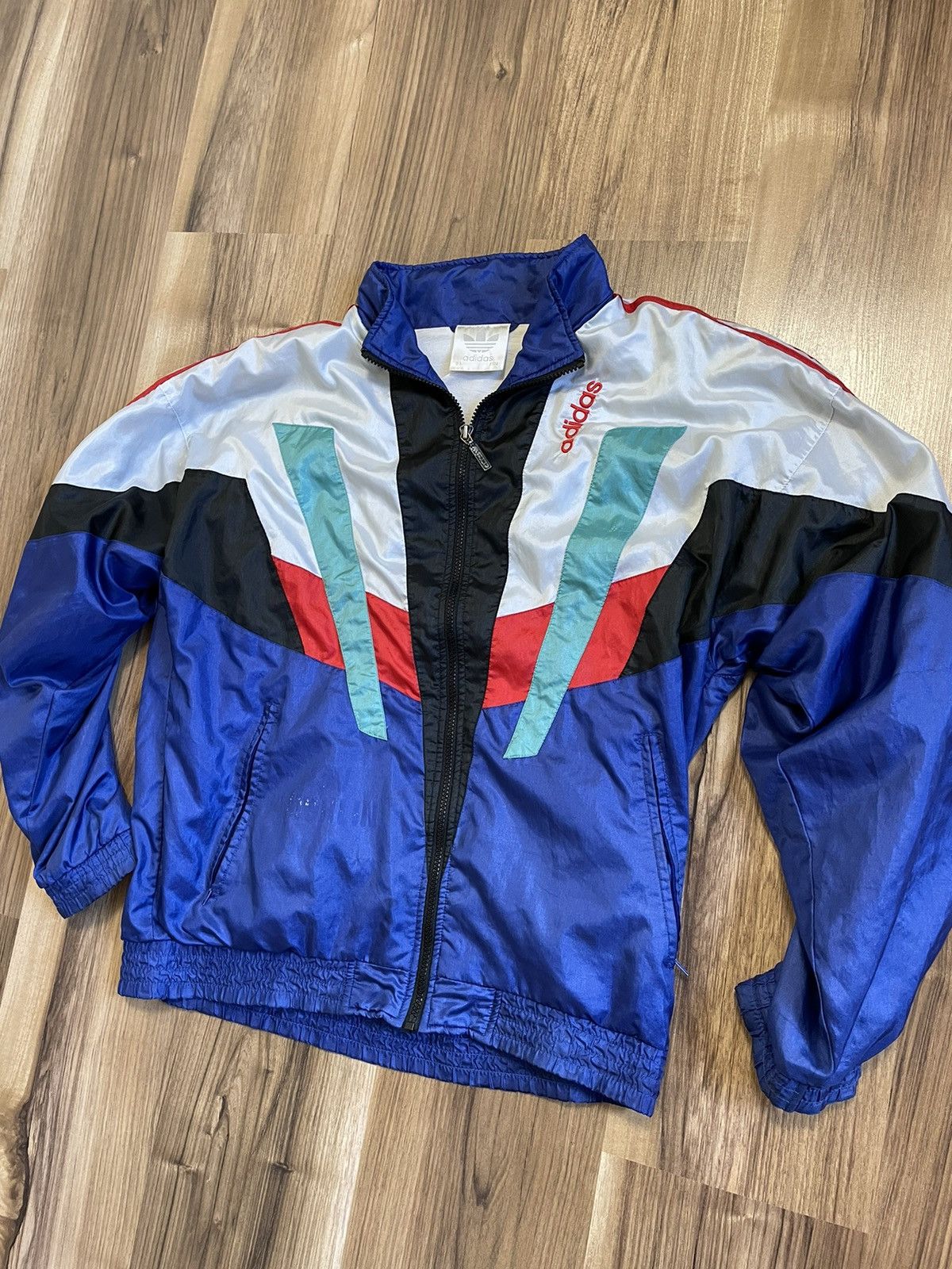 Adidas Vintage Adidas Zip Windbreaker Size M 90s Streetwear Hype Size US M / EU 48-50 / 2 - 4 Thumbnail