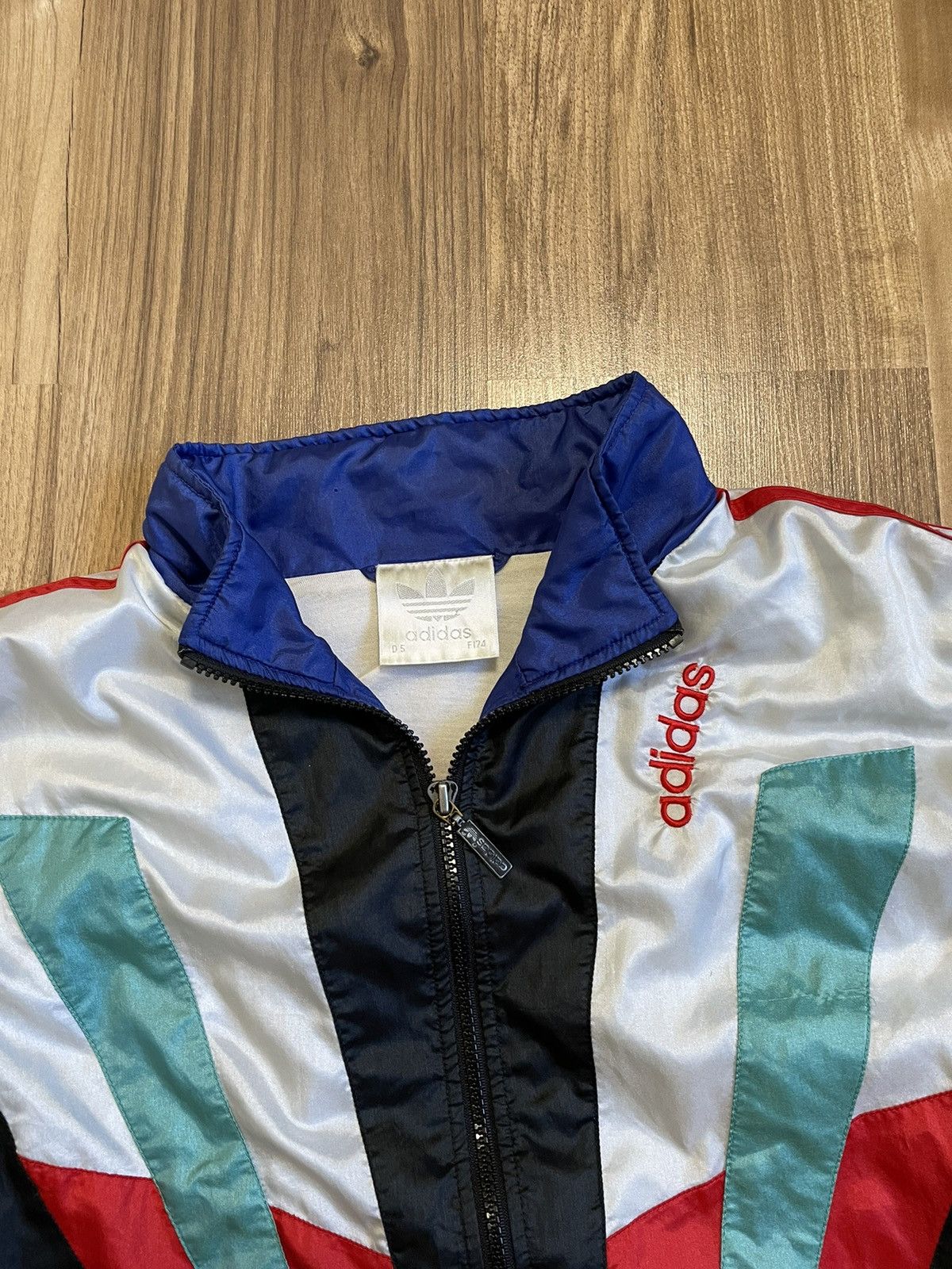 Adidas Vintage Adidas Zip Windbreaker Size M 90s Streetwear Hype Size US M / EU 48-50 / 2 - 9 Thumbnail