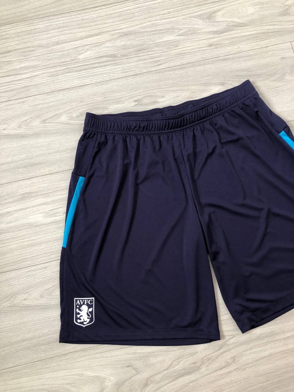 Other Luke Sport Aston Villa FC Home Shorts Size US 38 / EU 54 - 2 Thumbnail