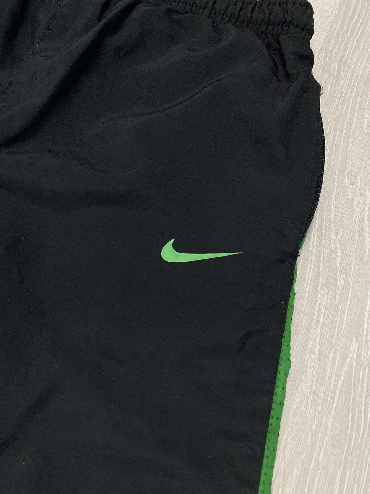 Nike Nike Celtic vintage black track pants small swoosh Size US 28 / EU 44 - 3 Thumbnail