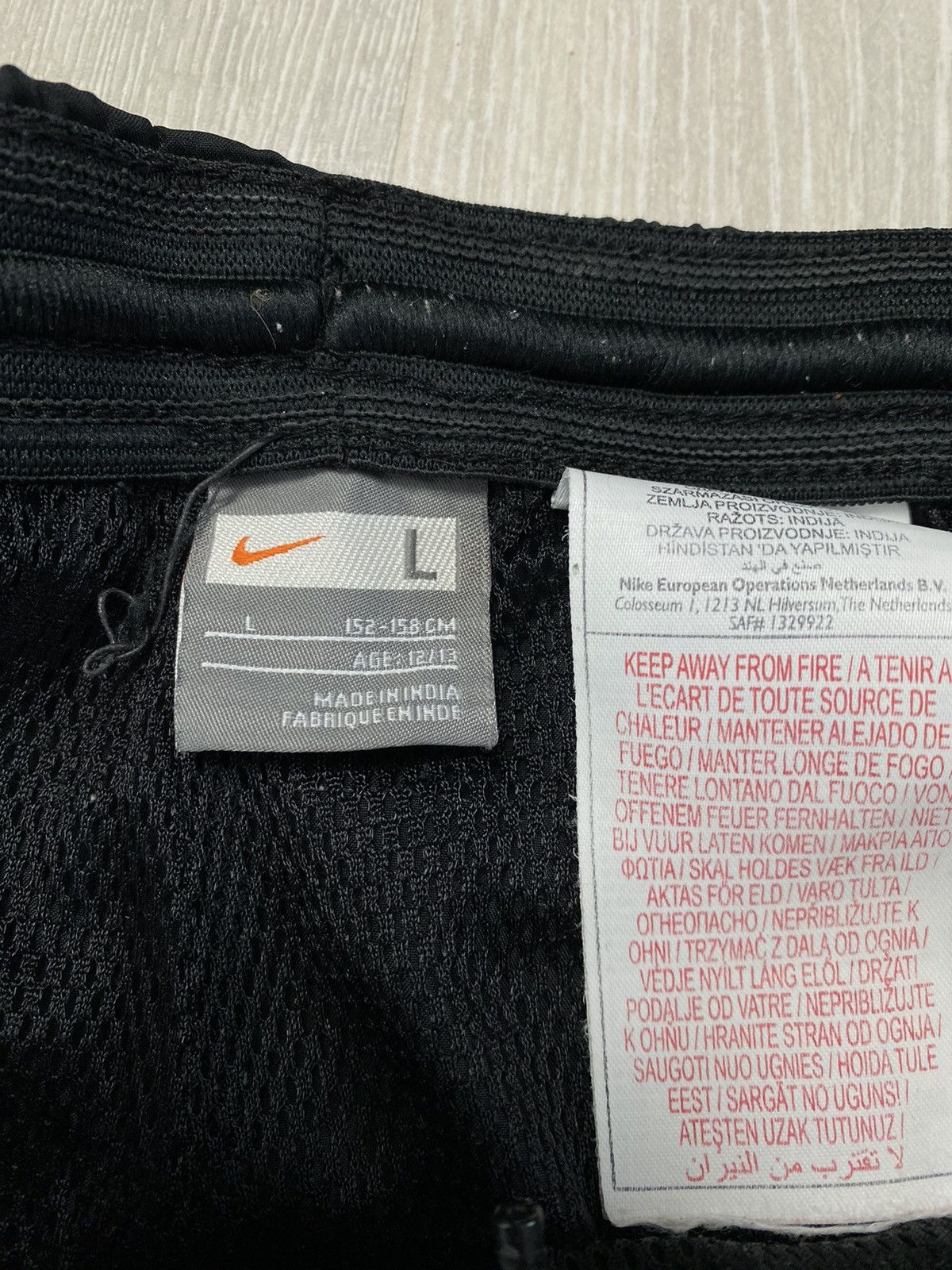 Nike Nike Celtic vintage black track pants small swoosh Size US 28 / EU 44 - 6 Thumbnail