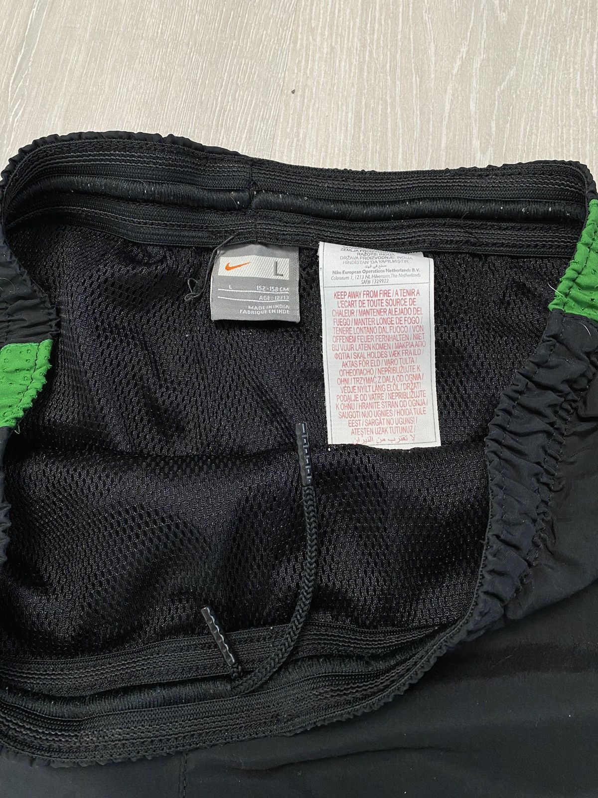 Nike Nike Celtic vintage black track pants small swoosh Size US 28 / EU 44 - 5 Thumbnail