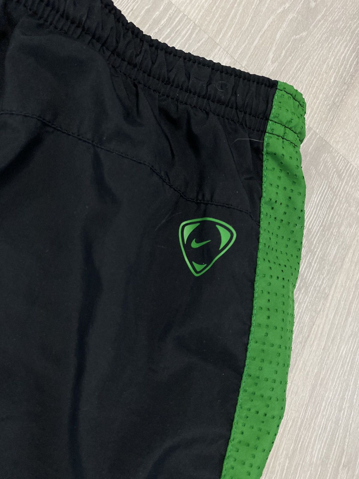 Nike Nike Celtic vintage black track pants small swoosh Size US 28 / EU 44 - 9 Thumbnail