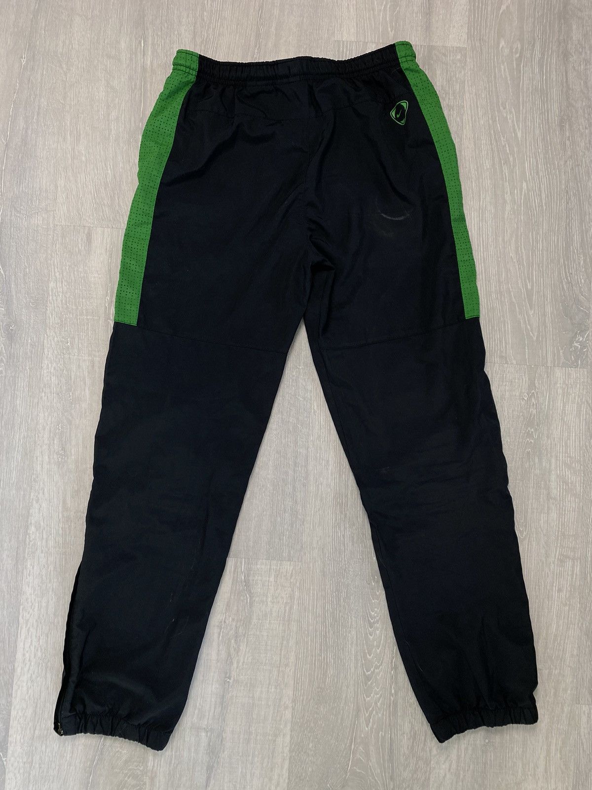 Nike Nike Celtic vintage black track pants small swoosh Size US 28 / EU 44 - 7 Thumbnail