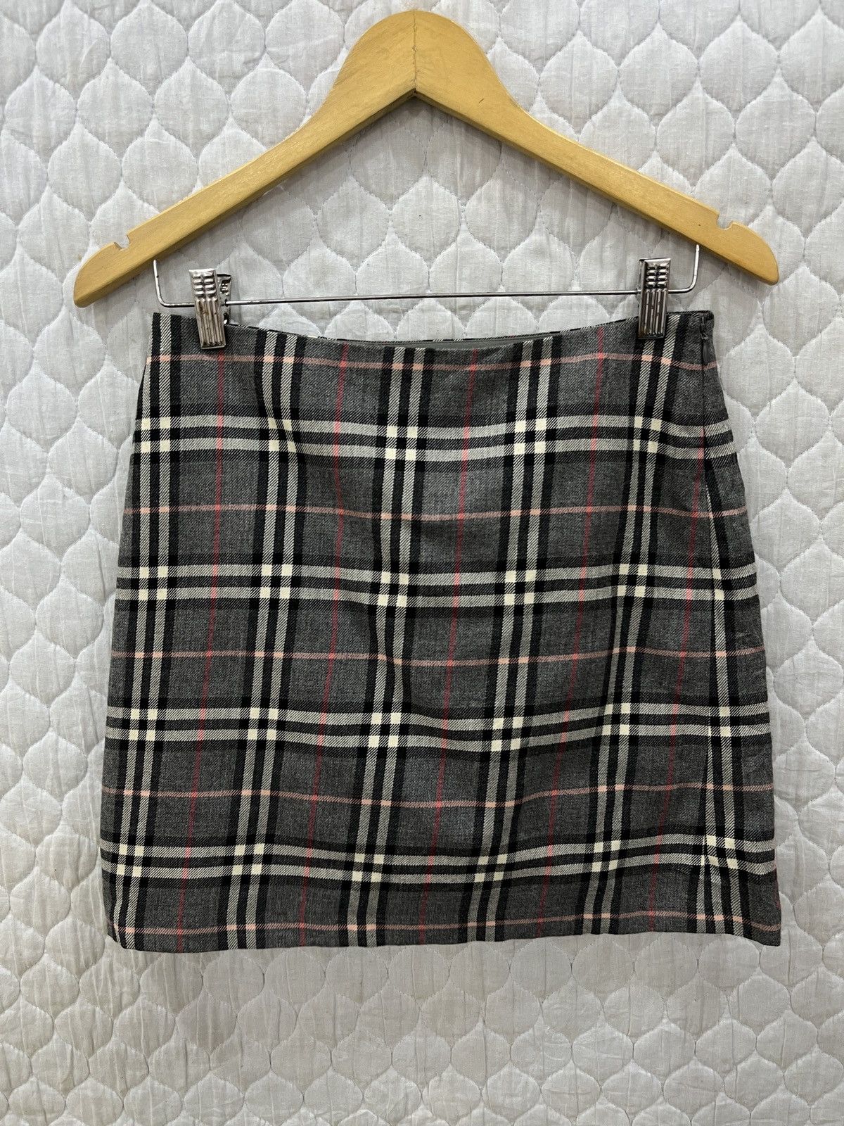 Burberry (Rrr). BURBERRY BLUE LABEL NOVA CHECK SKIRTS Size 28" / US 6 / IT 42 - 1 Thumbnail