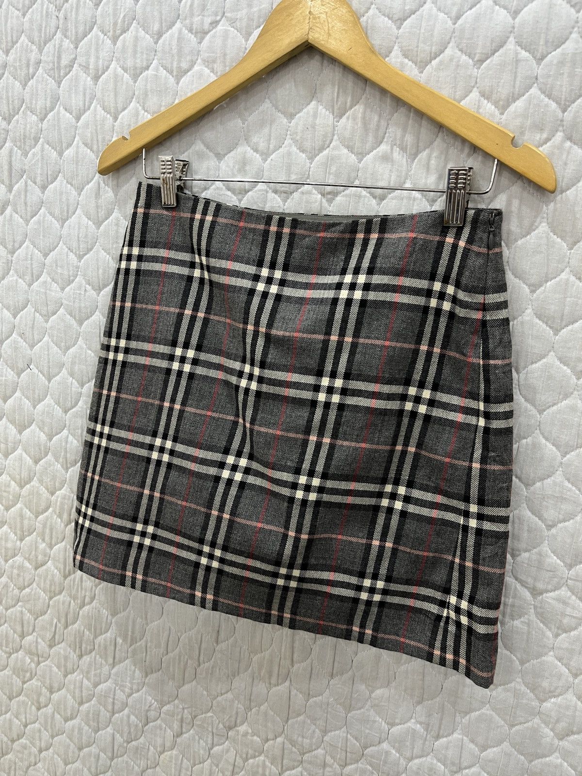 Burberry (Rrr). BURBERRY BLUE LABEL NOVA CHECK SKIRTS Size 28" / US 6 / IT 42 - 2 Thumbnail
