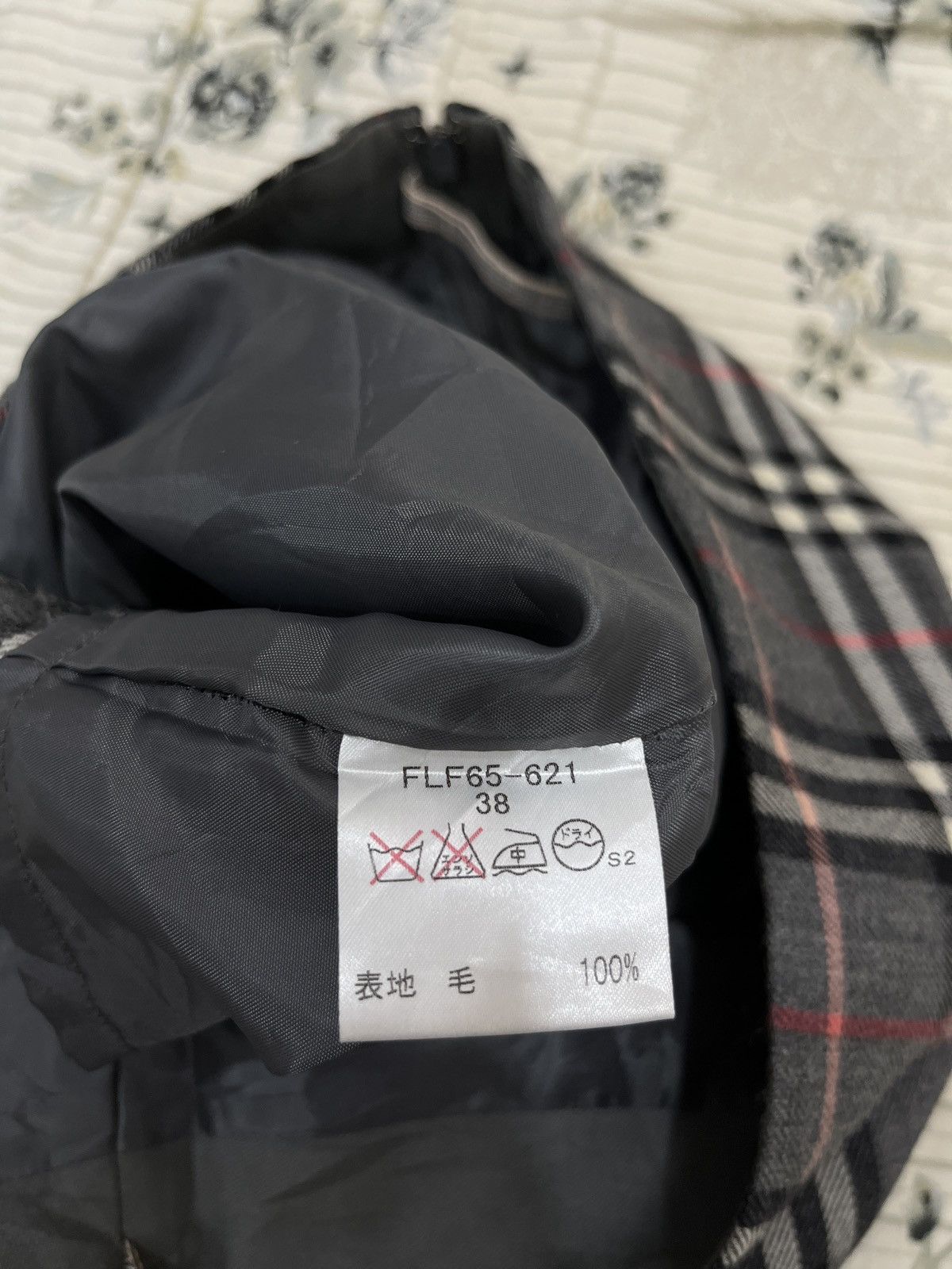 Burberry (Rrr). BURBERRY BLUE LABEL NOVA CHECK SKIRTS Size 28" / US 6 / IT 42 - 9 Thumbnail