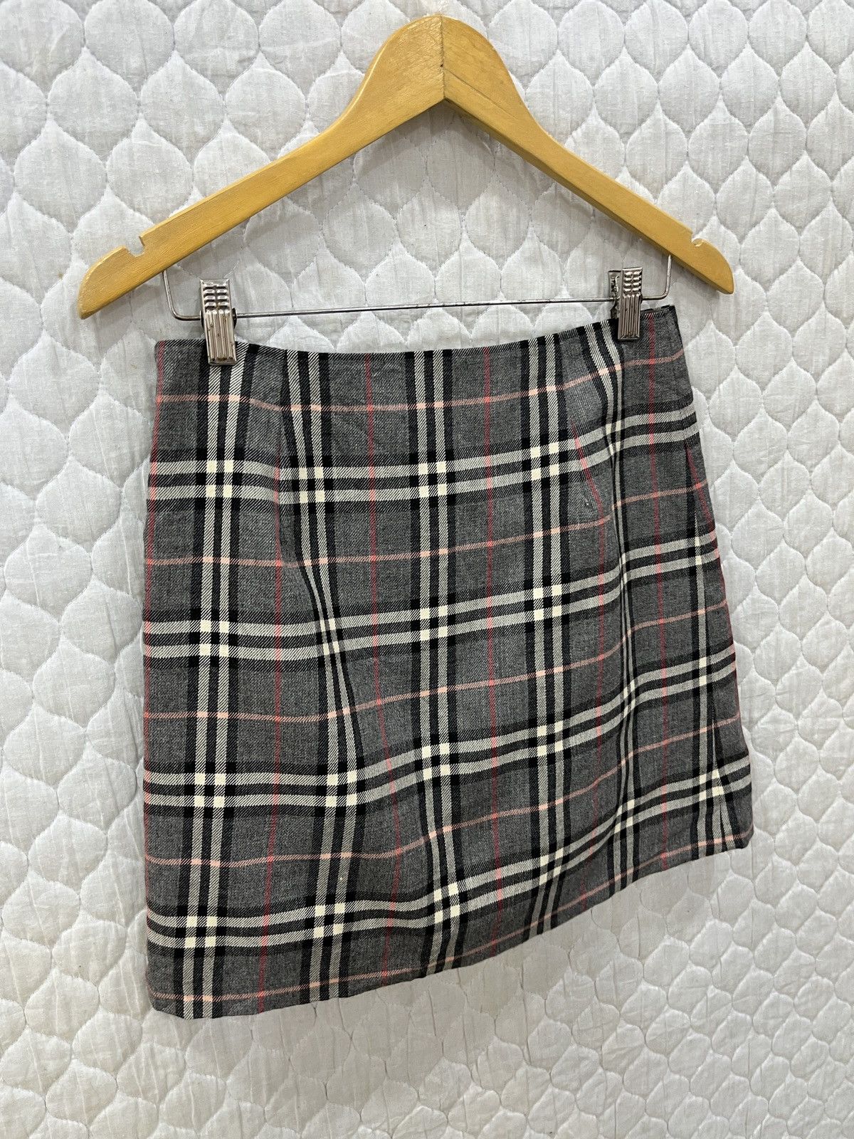 Burberry (Rrr). BURBERRY BLUE LABEL NOVA CHECK SKIRTS Size 28" / US 6 / IT 42 - 6 Thumbnail