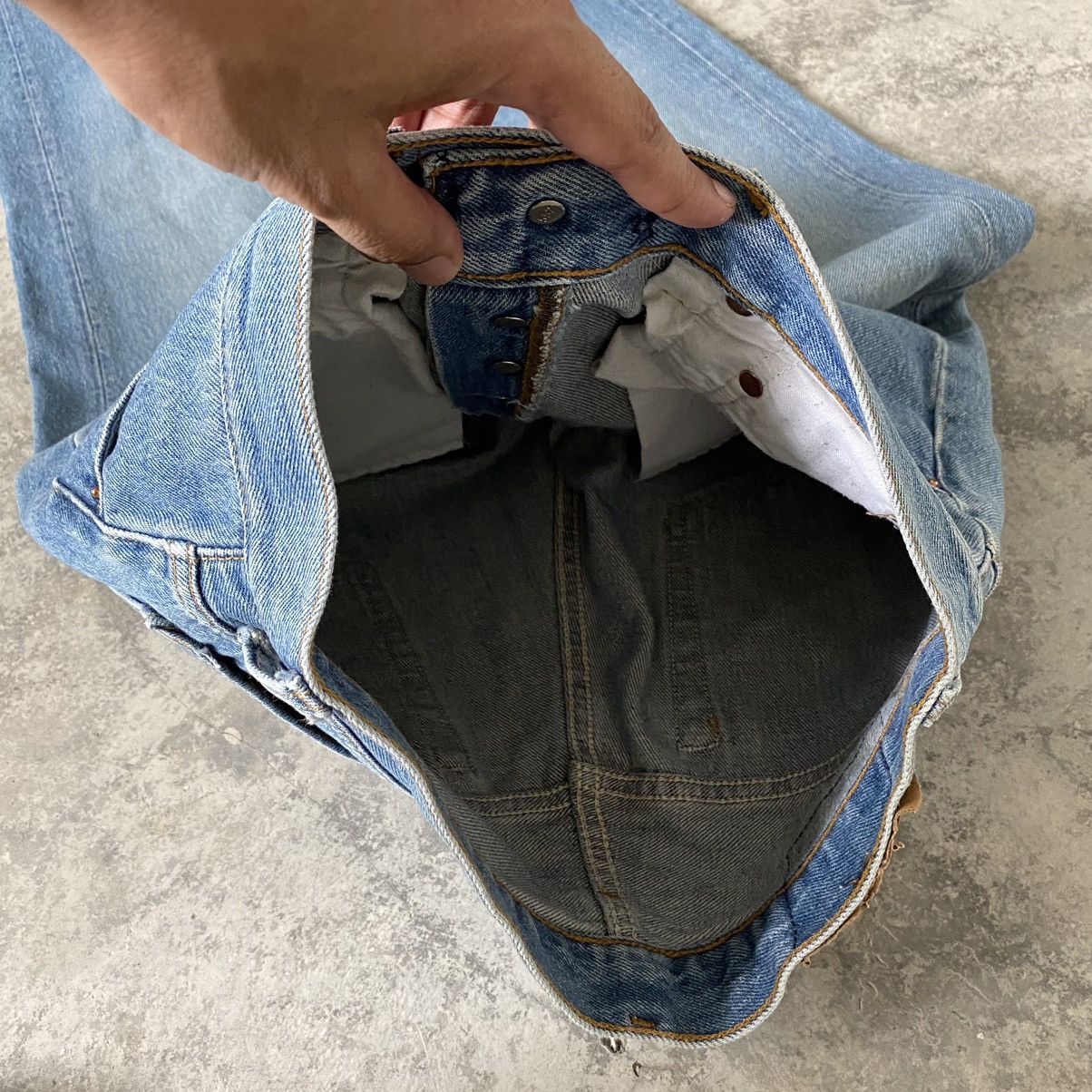 Levi's Size 28x33 Vintage 90's Levi's 501 Washed Blue Jeans Size US 28 / EU 44 - 8 Thumbnail