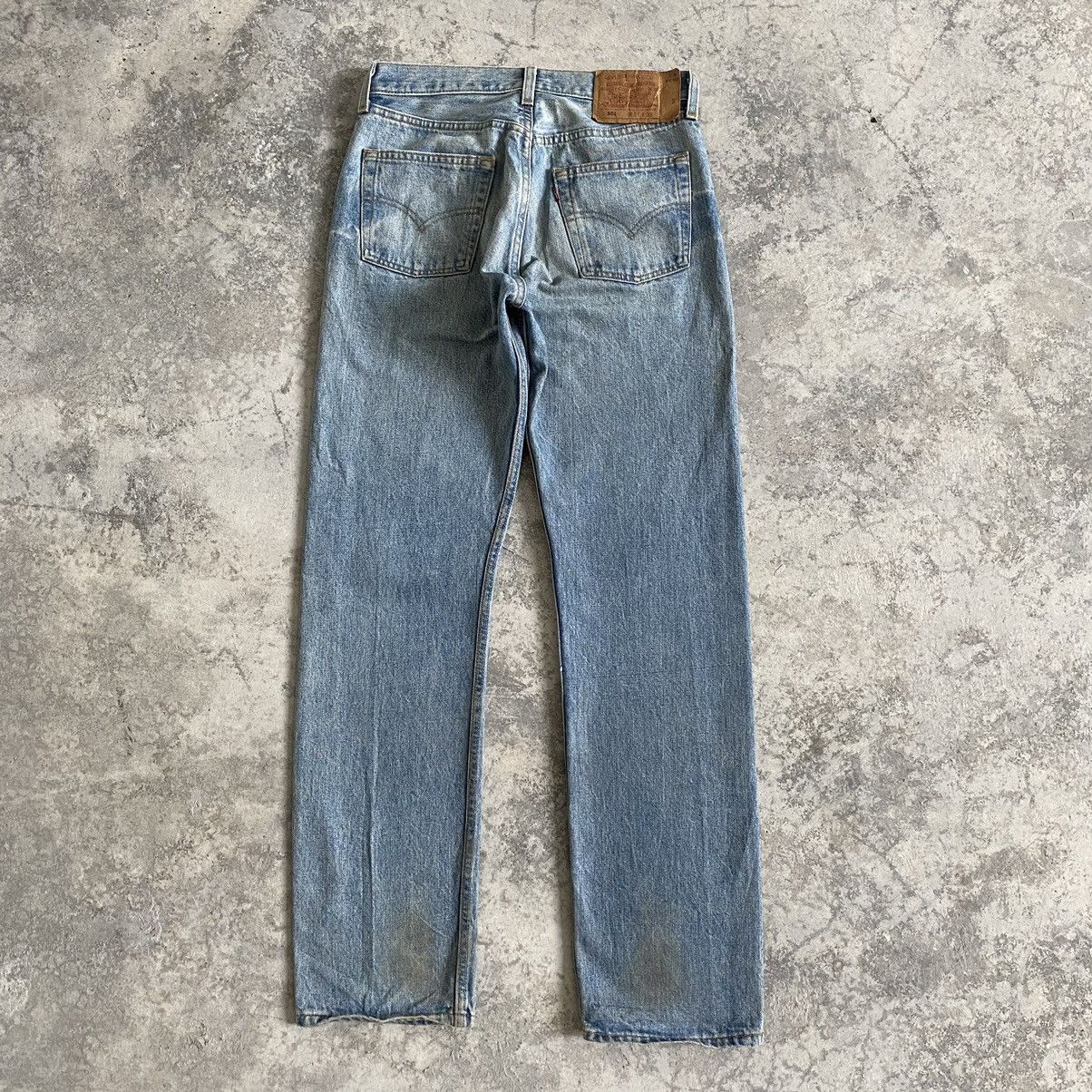 Levi's Size 29x31.5 Vintage 90's Levi's 501 Faded Dirty Jeans Size US 29 - 13 Thumbnail