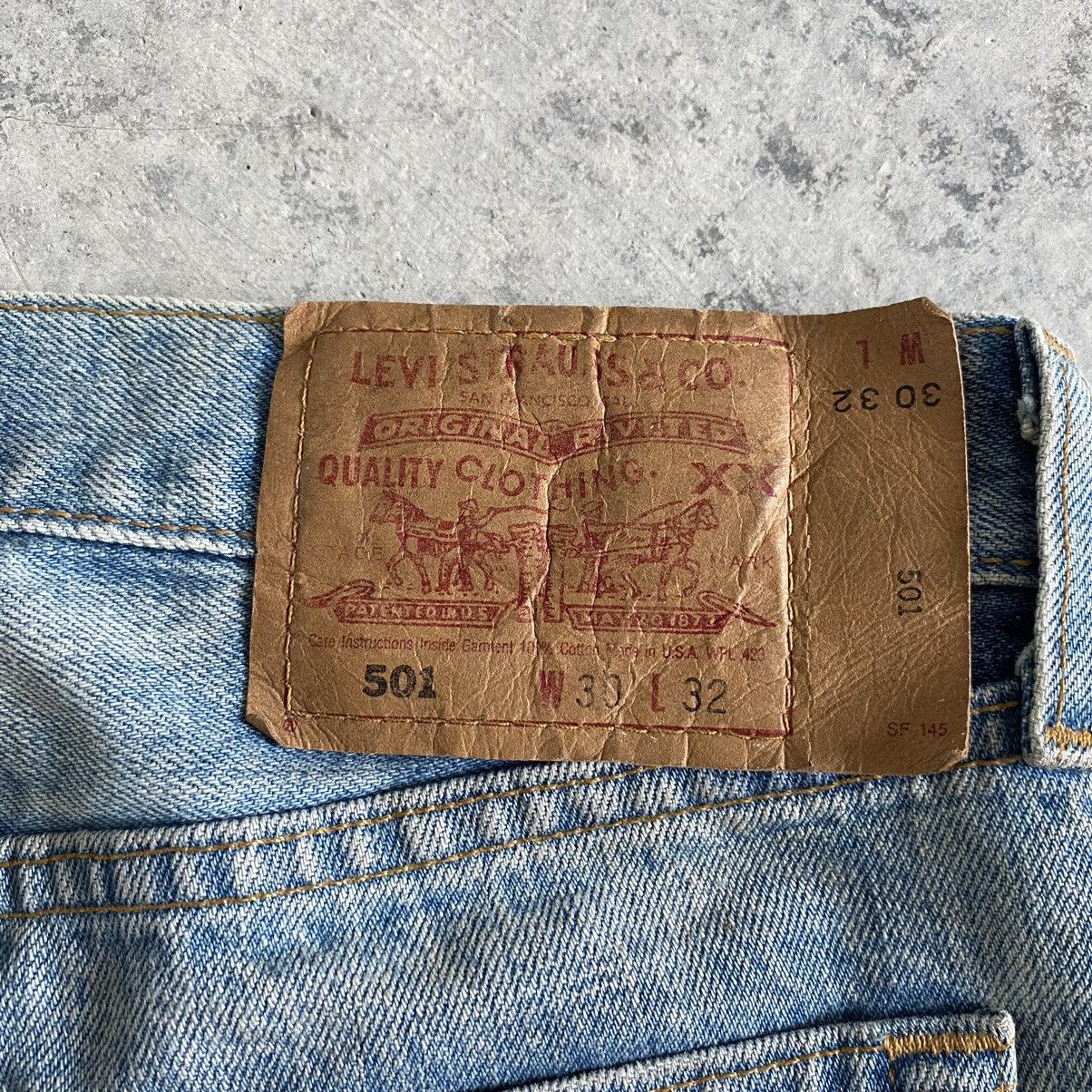 Levi's Size 29x31.5 Vintage 90's Levi's 501 Faded Dirty Jeans Size US 29 - 18 Thumbnail