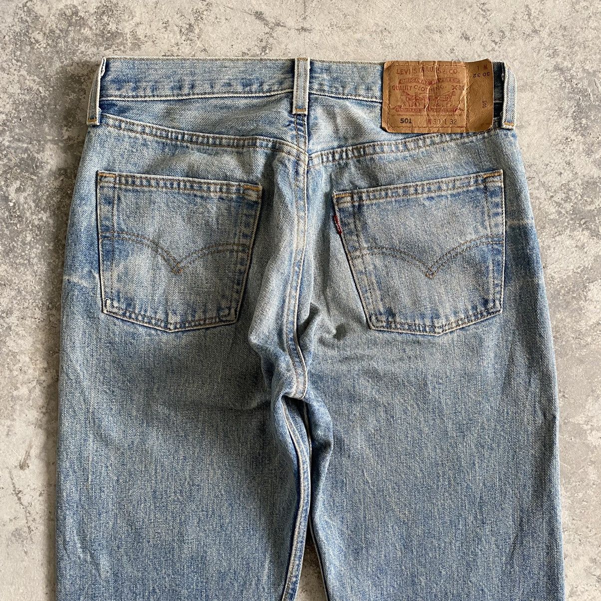 Levi's Size 29x31.5 Vintage 90's Levi's 501 Faded Dirty Jeans Size US 29 - 16 Thumbnail