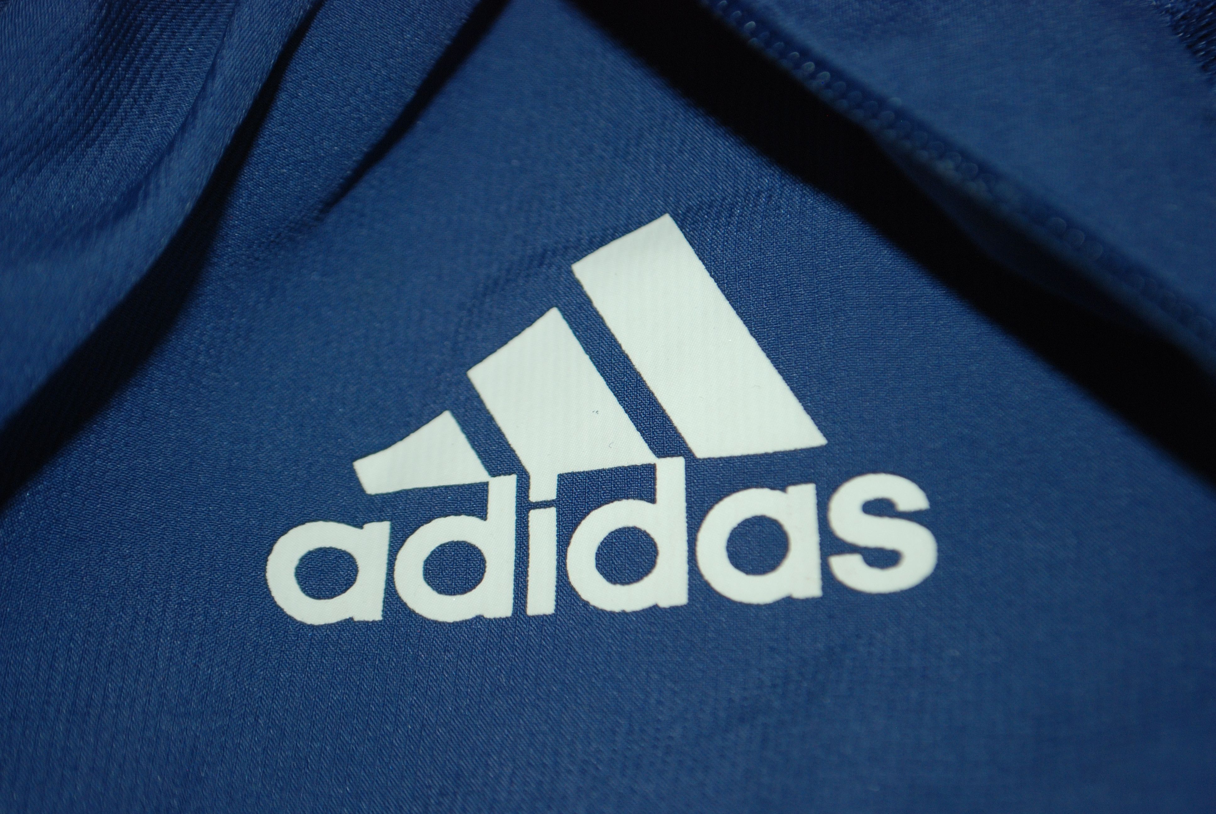 Adidas REAL MADRID FOOTBALL JACKET FULL ZIP WINDBREAKER SOCCER Size US S / EU 44-46 / 1 - 4 Thumbnail