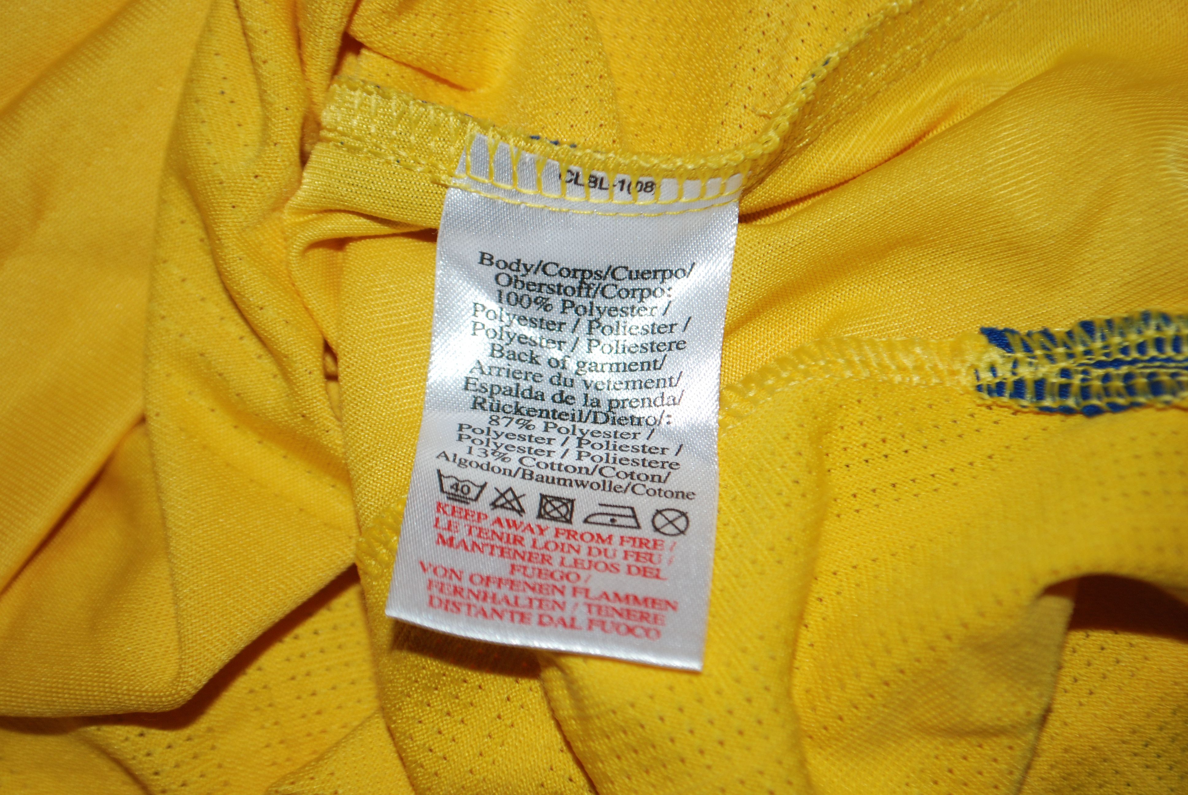 Umbro SWEDEN TEAM 2007 2009 HOME FOOTBALL SHIRT SOCCER JERSEY Size US XL / EU 56 / 4 - 7 Thumbnail