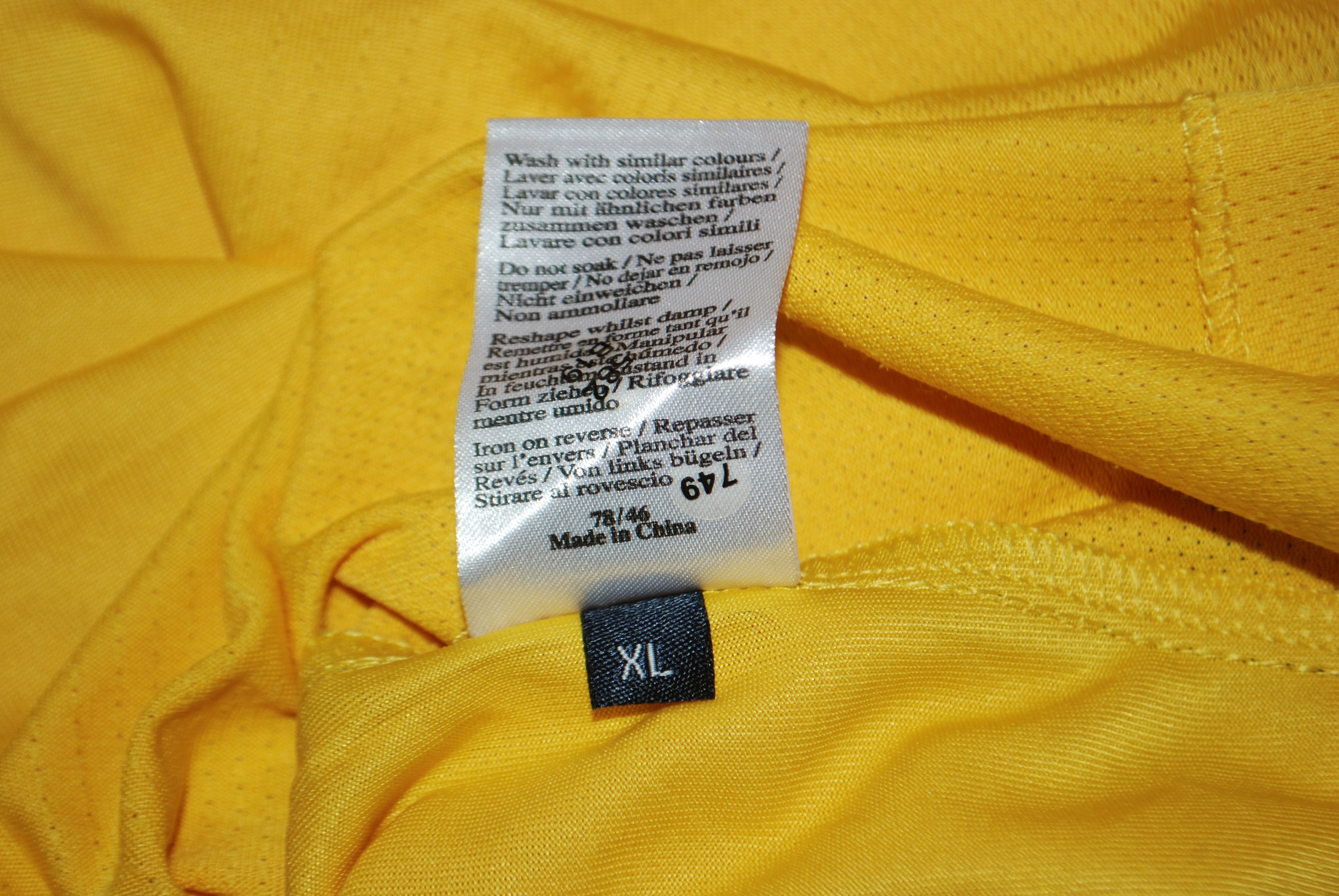 Umbro SWEDEN TEAM 2007 2009 HOME FOOTBALL SHIRT SOCCER JERSEY Size US XL / EU 56 / 4 - 8 Thumbnail