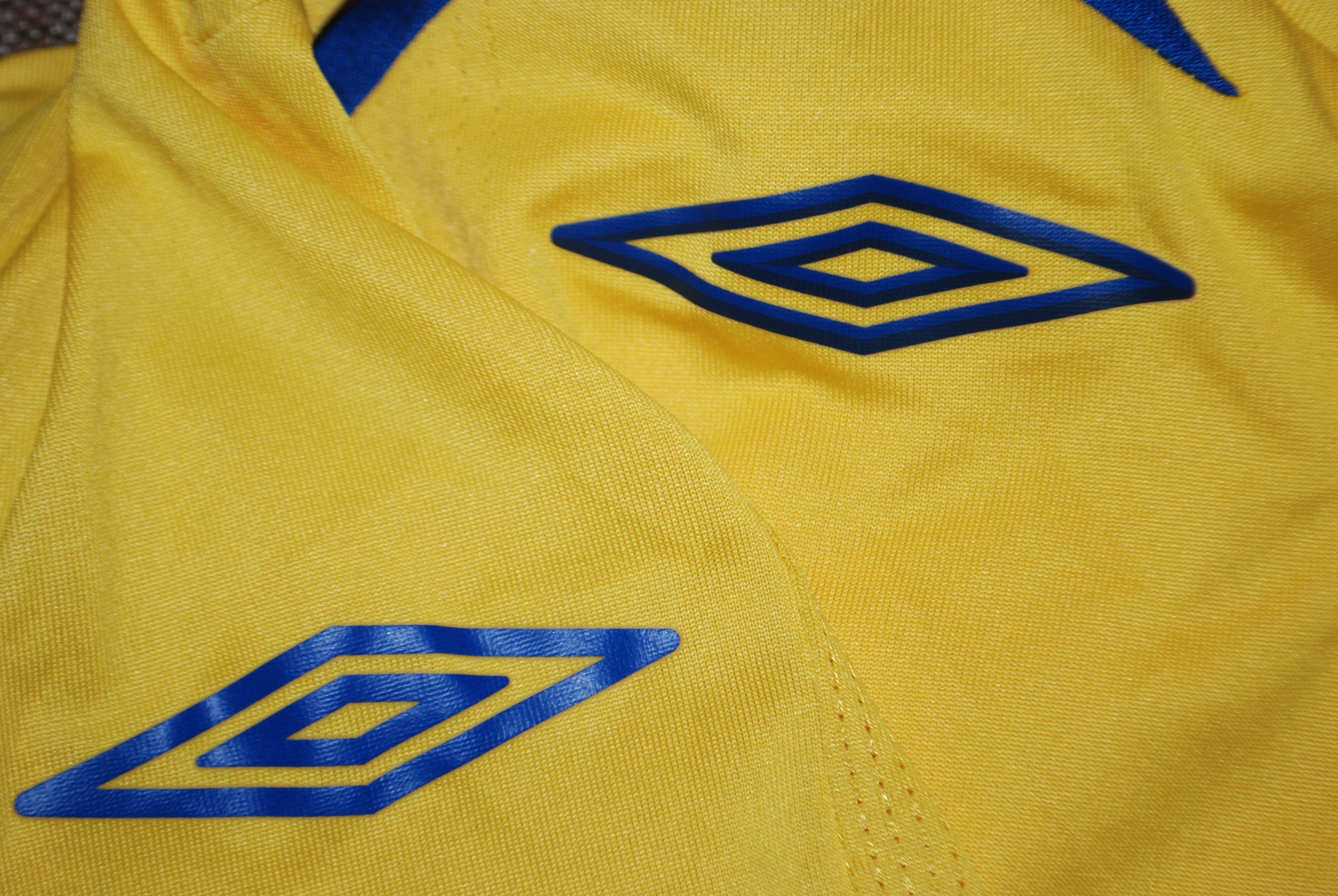 Umbro SWEDEN TEAM 2007 2009 HOME FOOTBALL SHIRT SOCCER JERSEY Size US XL / EU 56 / 4 - 3 Thumbnail