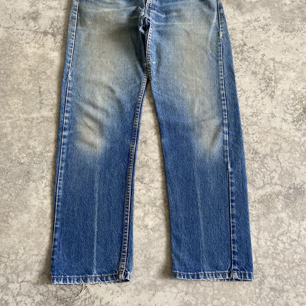 Jean × Levi's × Vintage Size 33x29.5 Vintage 90’s Levi's 505 Faded Blue Jeans Size US 33 - 3 Thumbnail