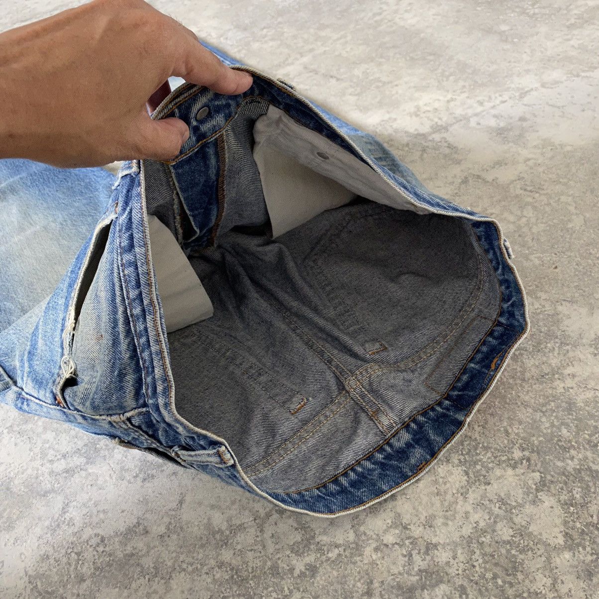 Jean × Levi's × Vintage Size 33x29.5 Vintage 90’s Levi's 505 Faded Blue Jeans Size US 33 - 11 Thumbnail