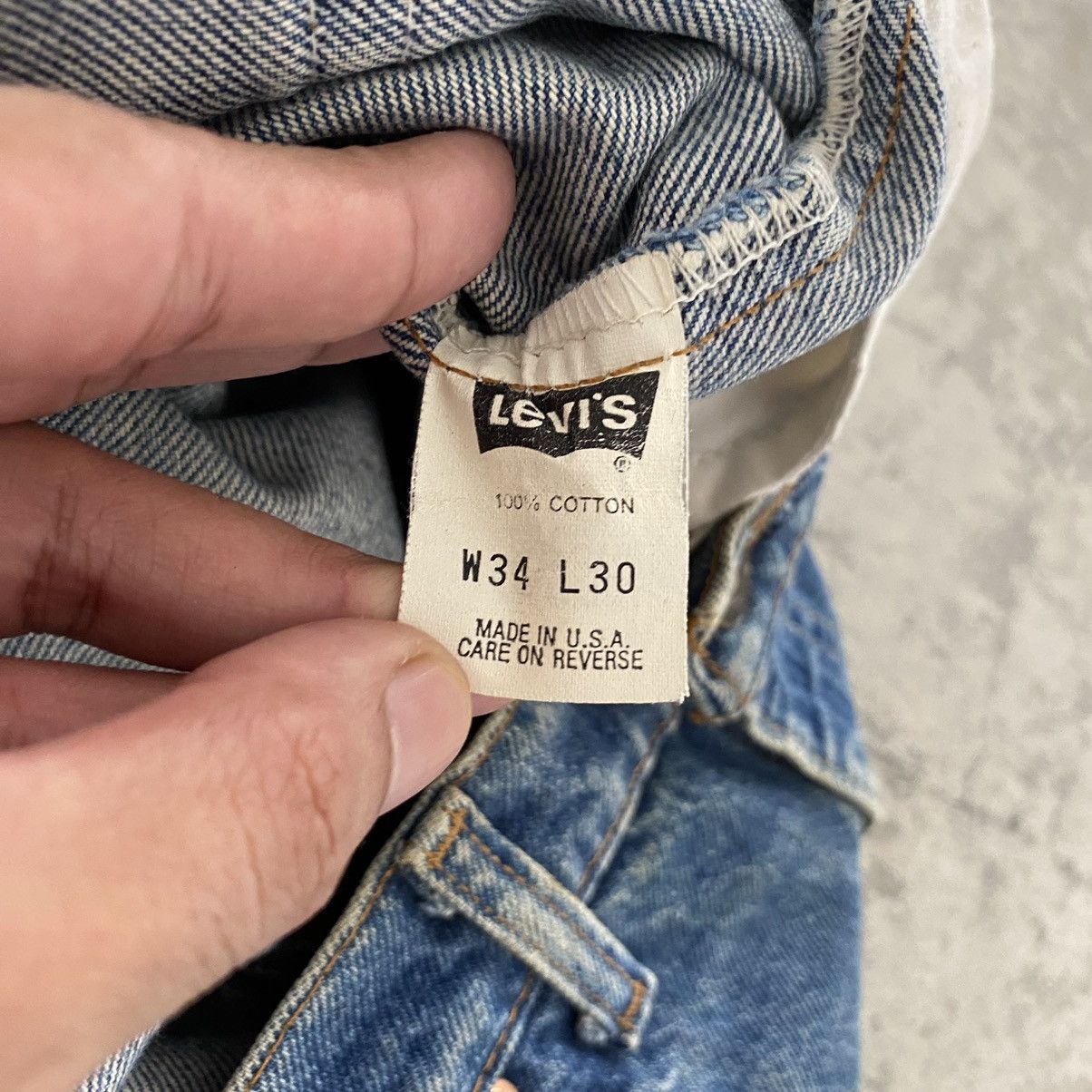 Jean × Levi's × Vintage Size 33x29.5 Vintage 90’s Levi's 505 Faded Blue Jeans Size US 33 - 18 Thumbnail