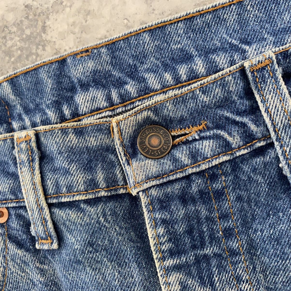 Jean × Levi's × Vintage Size 33x29.5 Vintage 90’s Levi's 505 Faded Blue Jeans Size US 33 - 8 Thumbnail