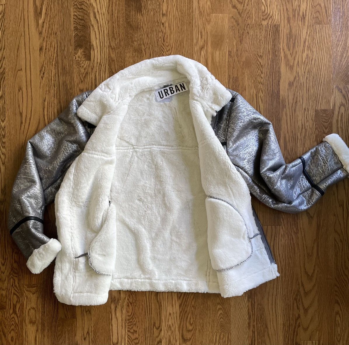 Urban Outfitters Urban Outfitters Faux Shearling Silver Bomber Jacket Coat Size US L / EU 52-54 / 3 - 6 Thumbnail