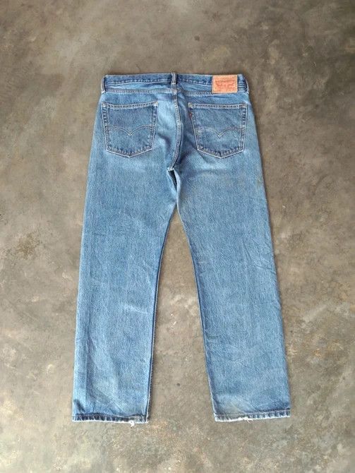 Levi's Vintage Levi's Jeans 505 Light Blue Denim 38x30 Size US 38 / EU 54 - 2 Thumbnail