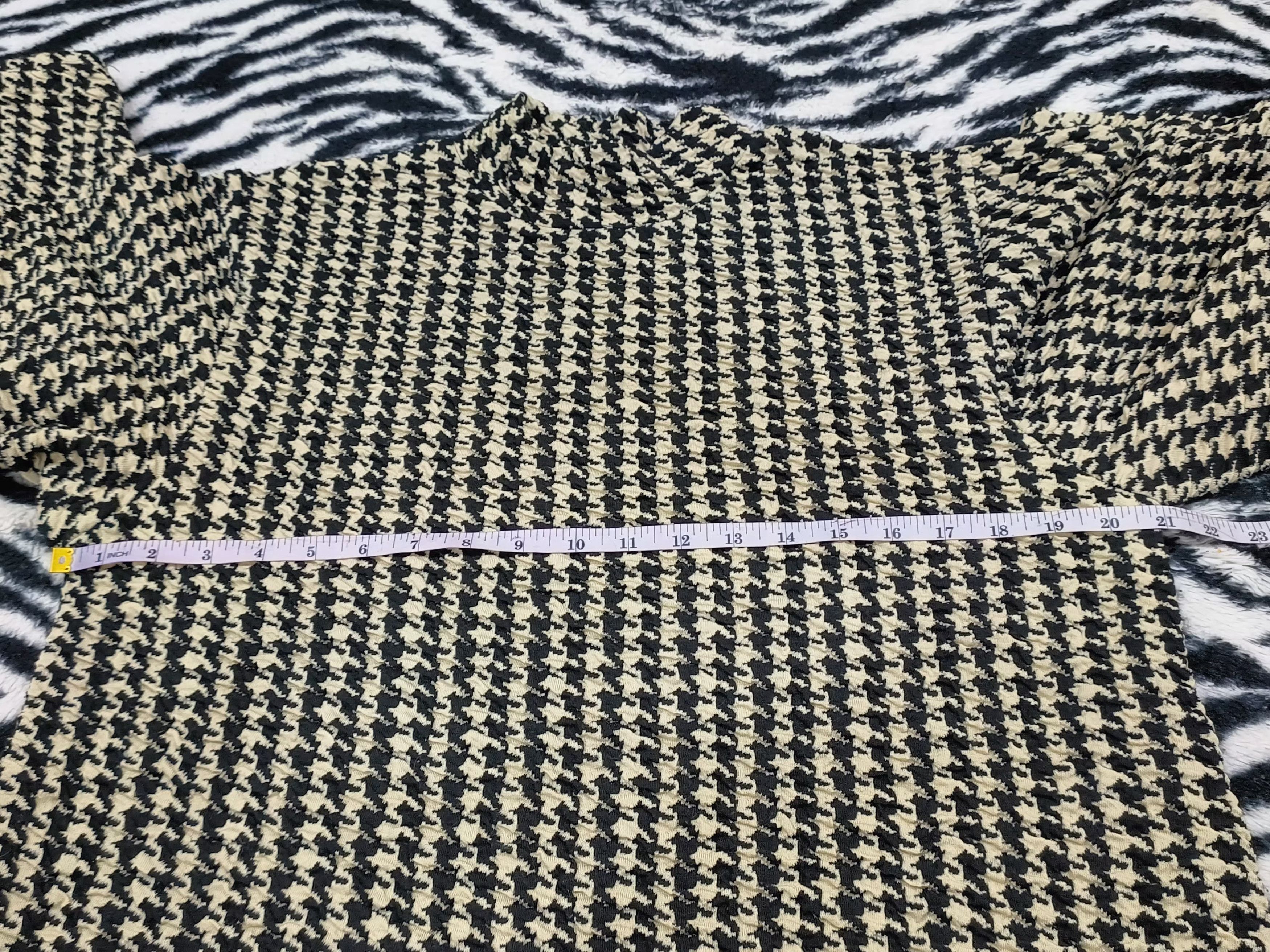 Beautiful Zara crop t-neck and puff sleeve