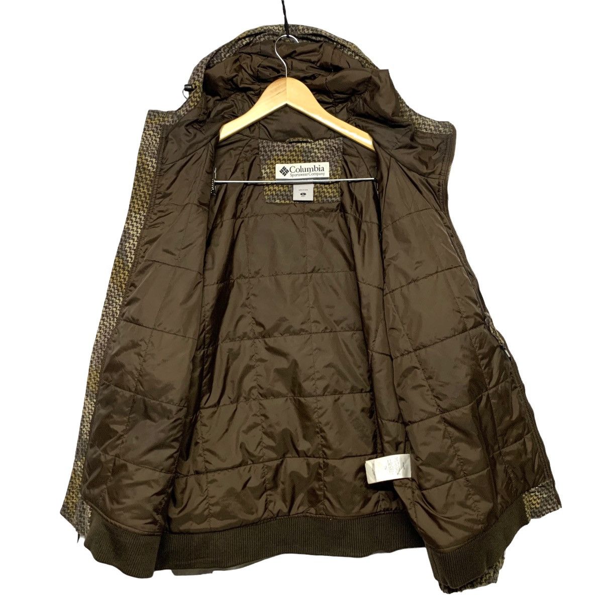 Columbia Vintage Columbia Sportswear Camouflage Hoodie Jacket Size L Size US L / EU 52-54 / 3 - 6 Thumbnail