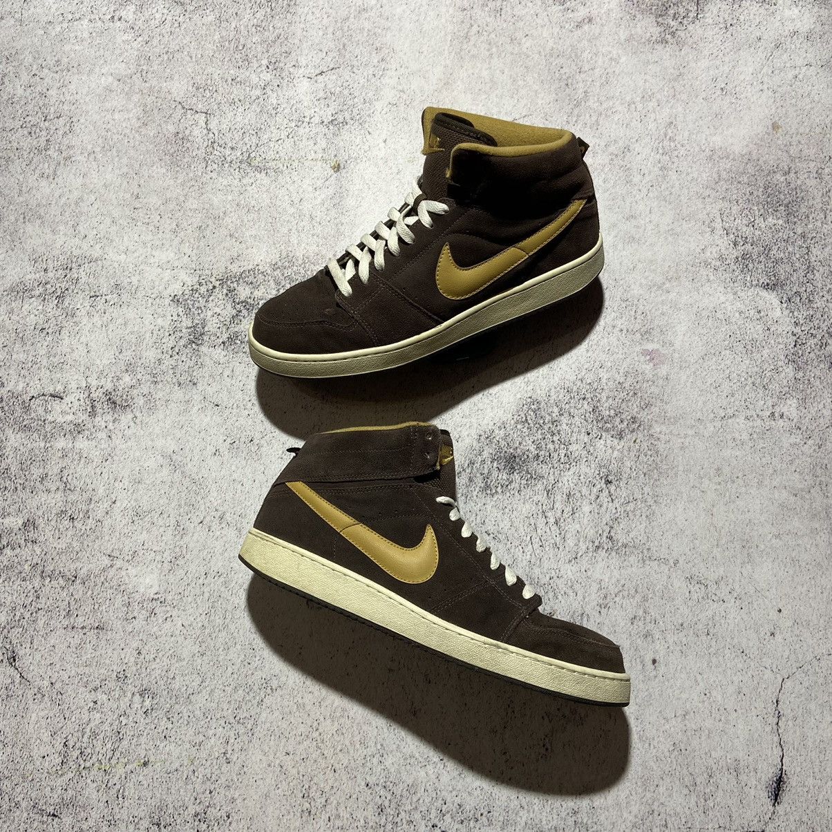 Vintage 2010 Nike Backboard Mid Dunk Mocha Brown Sneakers