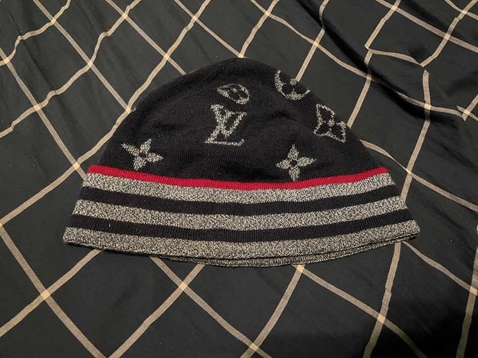 LOUIS VUITTON Monogram Beanie Hat Cap LV Logo Black & Gray Wool Sz S Fitted  Cap