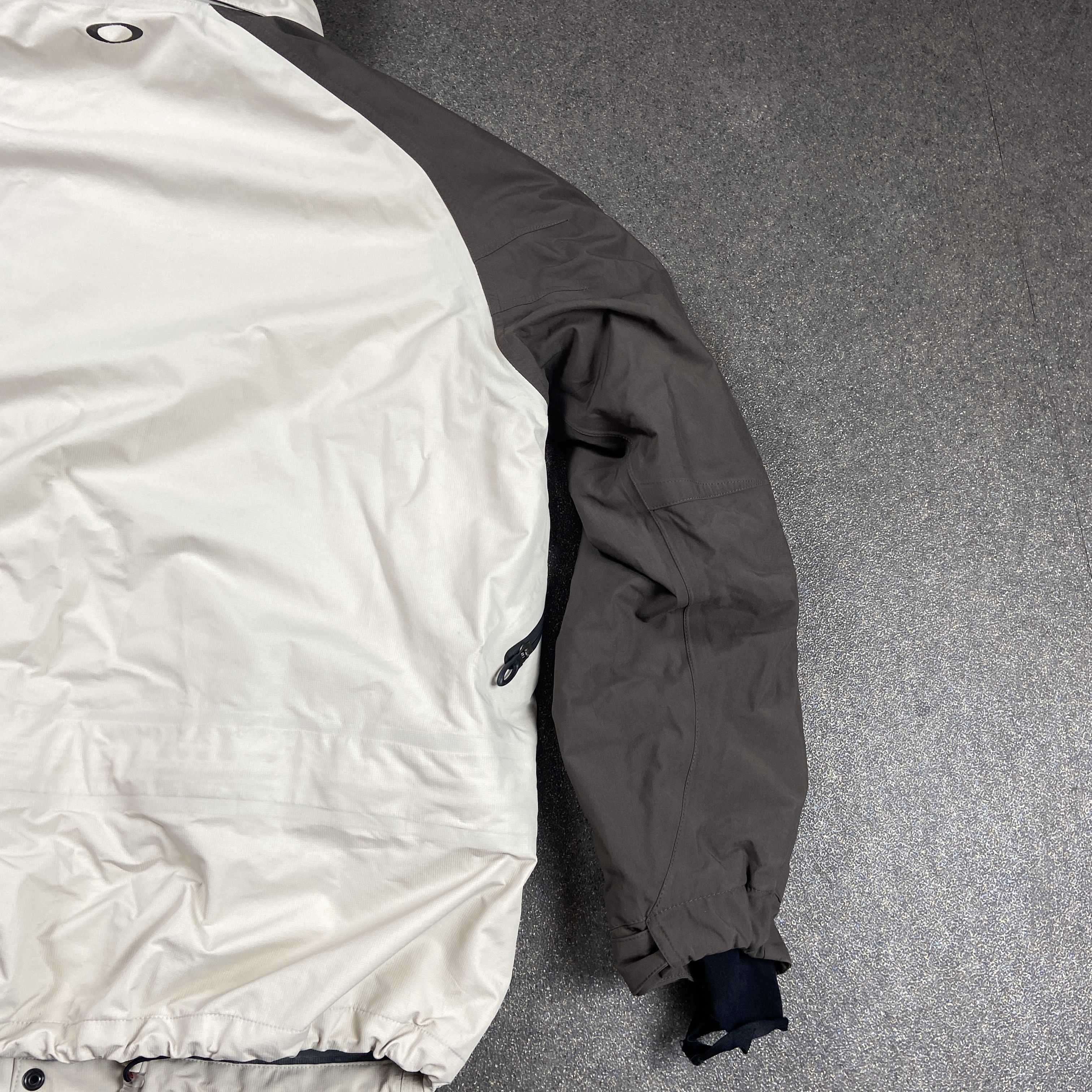 Archival Clothing Archive 00s Oakley AirVantage Inflatable Sample Jacket |  Grailed