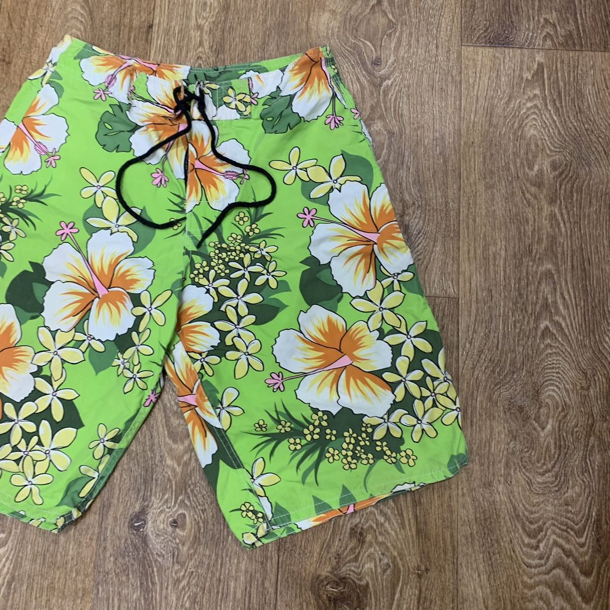 Beauty Beast Vintage 90s Art Streetwear Shorts Summer Kanye Travis Style Size US 33 - 2 Thumbnail