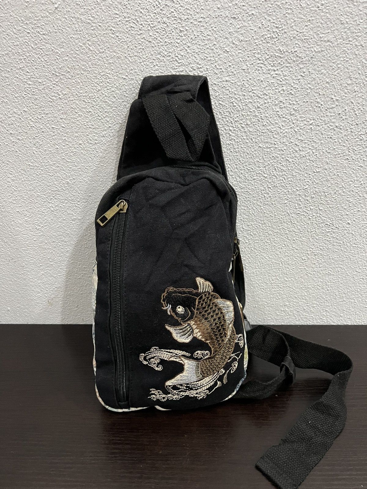 Japanese Brand Japanese Brand Fish Koi Sukajan Japan Crossbody Bag Size ONE SIZE - 2 Thumbnail