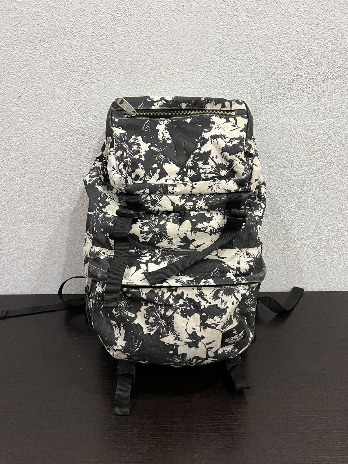 Seditionaries Japanese Brand Indispensable Overprint Bagpack Size ONE SIZE - 2 Thumbnail