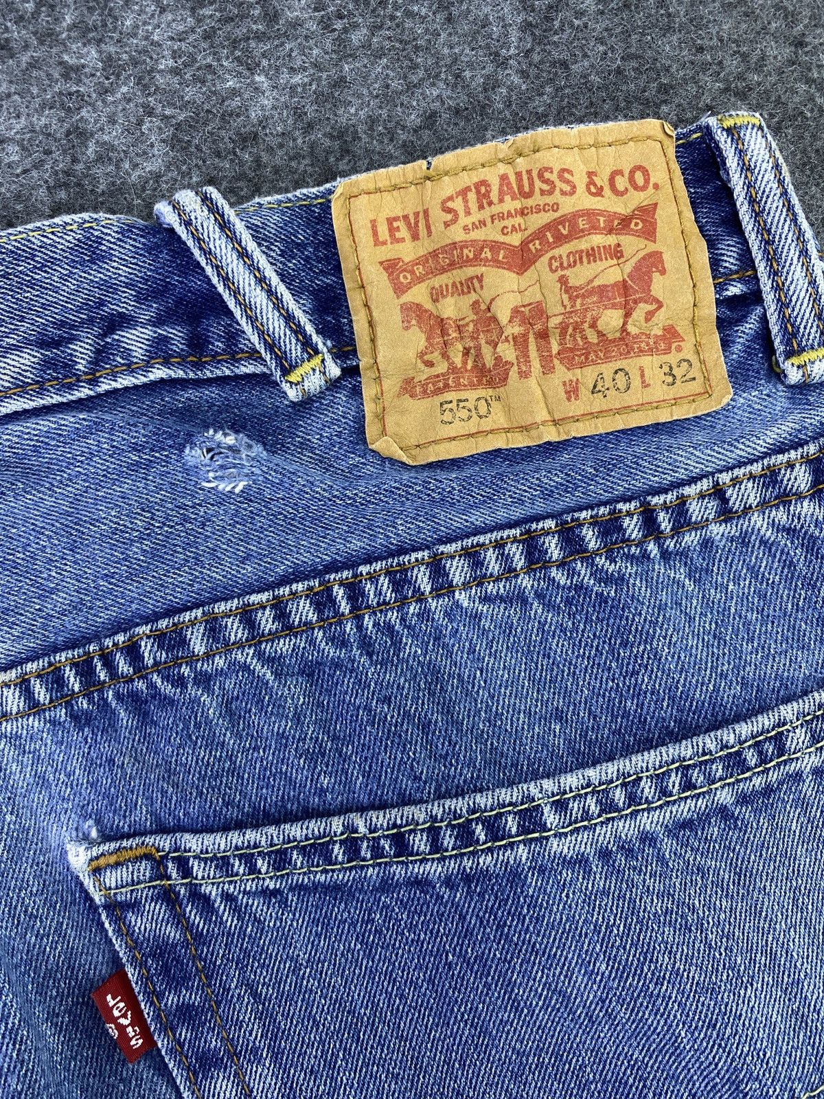 Levi's VINTAGE LEVIS 550 BLUE JEANS 40x32 - J647 Size US 40 / EU 56 - 8 Thumbnail