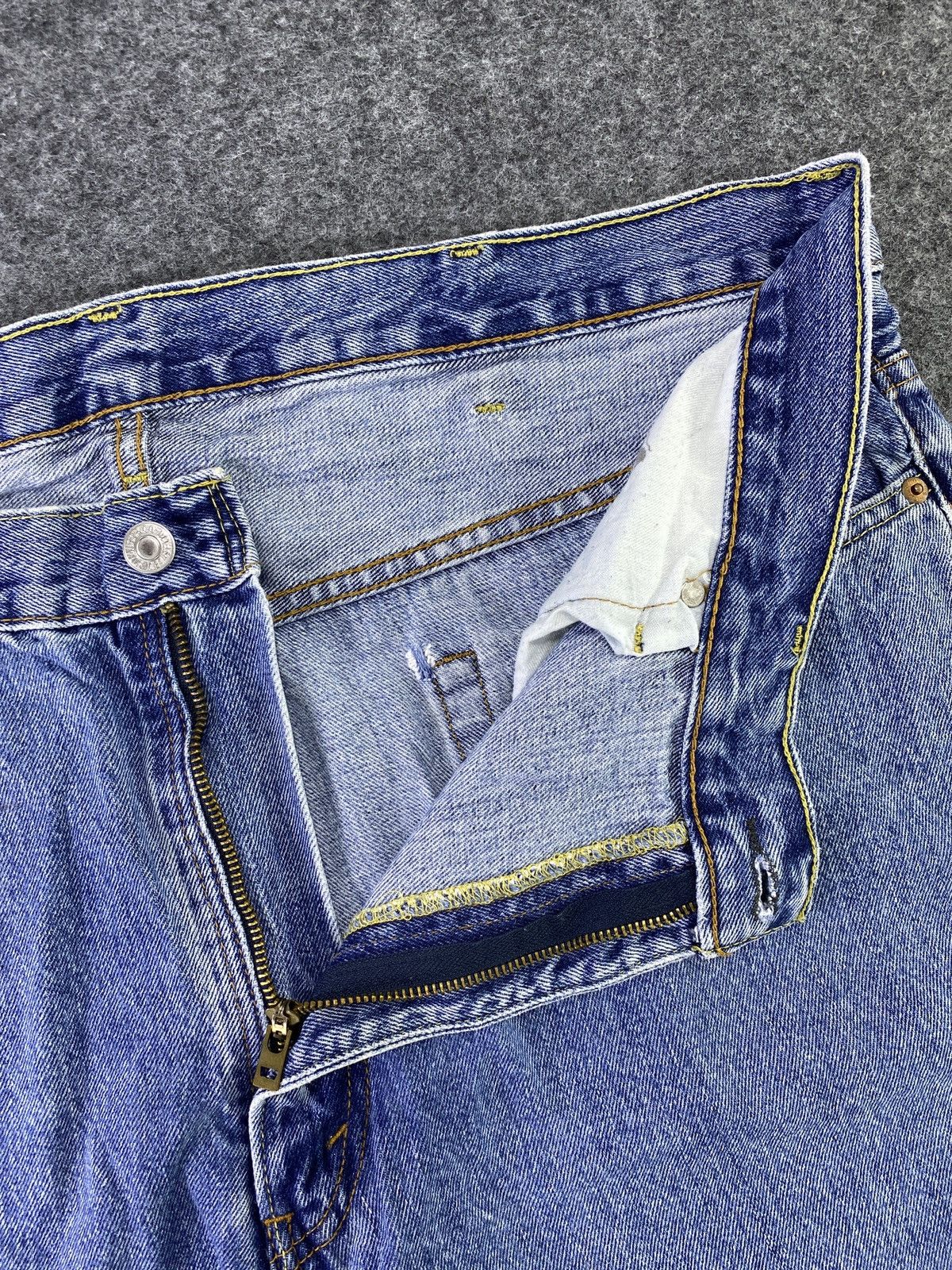Levi's VINTAGE LEVIS 550 BLUE JEANS 40x32 - J647 Size US 40 / EU 56 - 3 Thumbnail