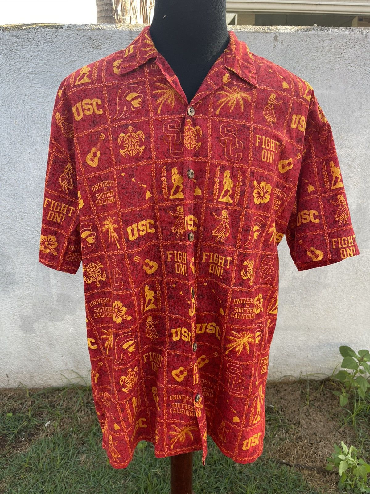 USC Trojans Team Hula Guitar Hawaiian Shirt Red Men's XL