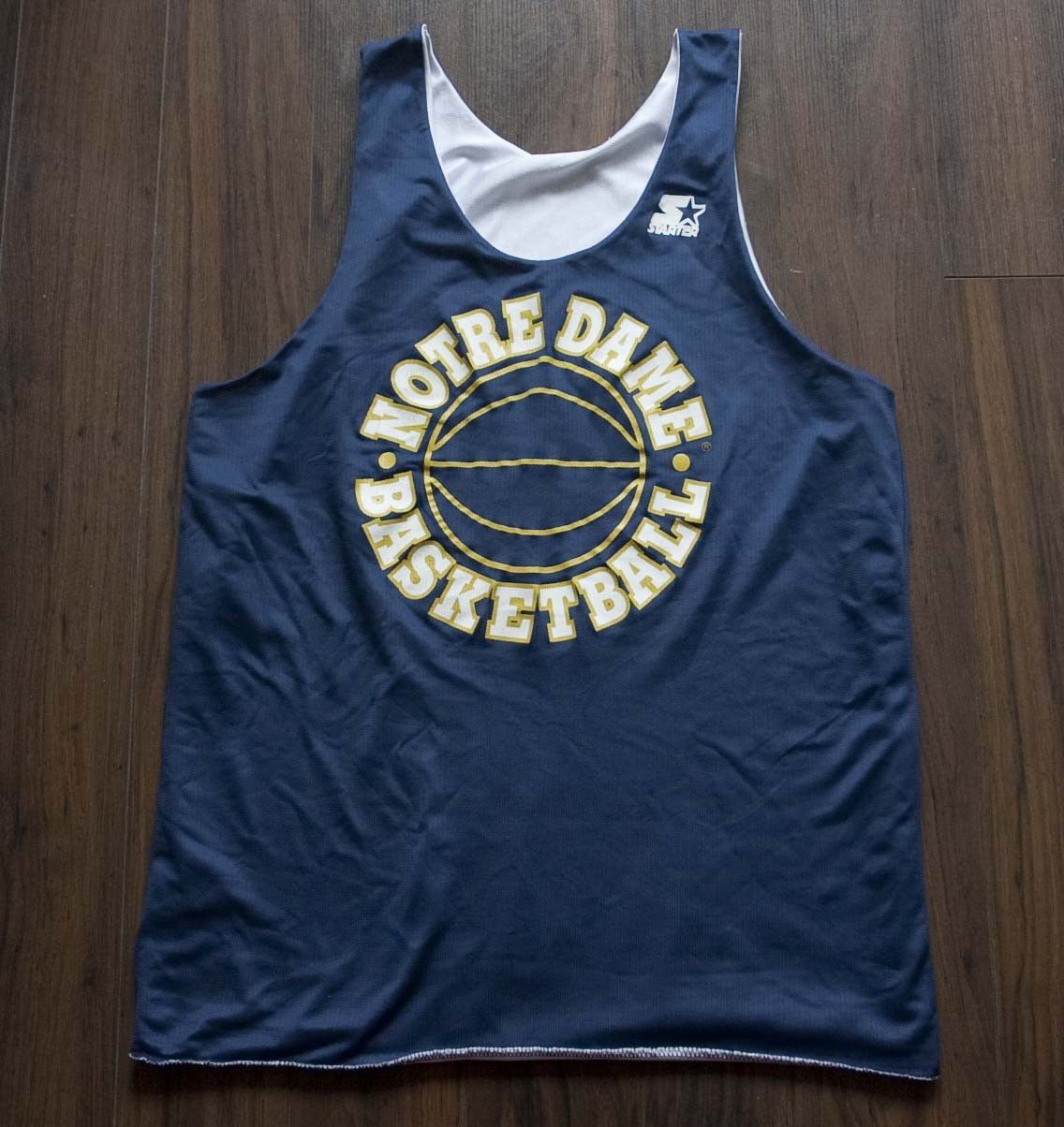 NCAA × Vintage Notre Dame Basketball Jersey Reversible Starter Vtg Size M Size US M / EU 48-50 / 2 - 2 Thumbnail