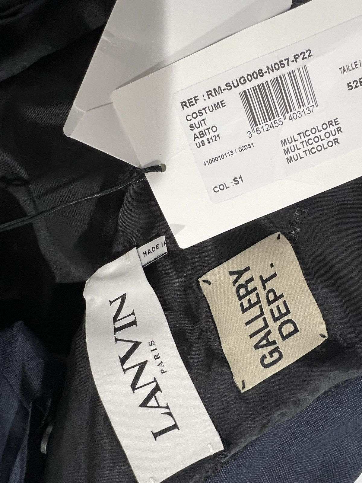 Lanvin Lanvin Gallery dept suit. 52/42. $4000 Size 42R - 2 Thumbnail