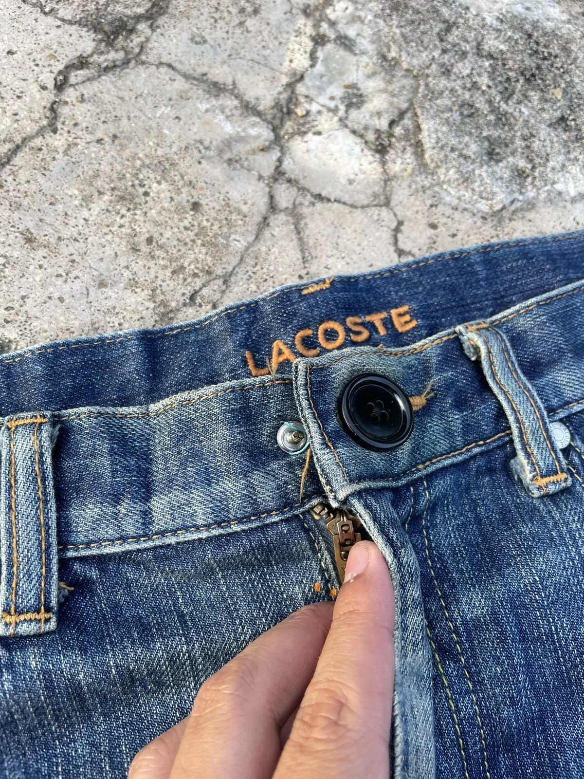 Lacoste × Vintage Vintage Lacoste Selvedge Denim Faded Wash Jeans Size US 34 / EU 50 - 7 Thumbnail