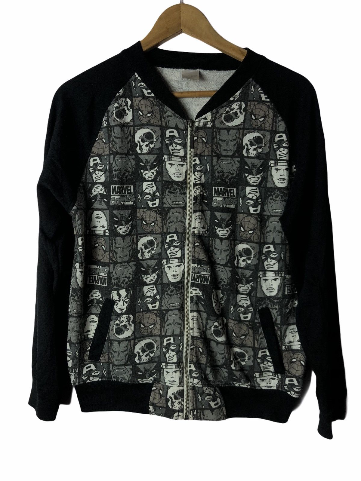 Marvel Comics MARVEL COMICS FULL PRINT CHARACTER BLACK SWEATSHIRT Size US L / EU 52-54 / 3 - 2 Thumbnail