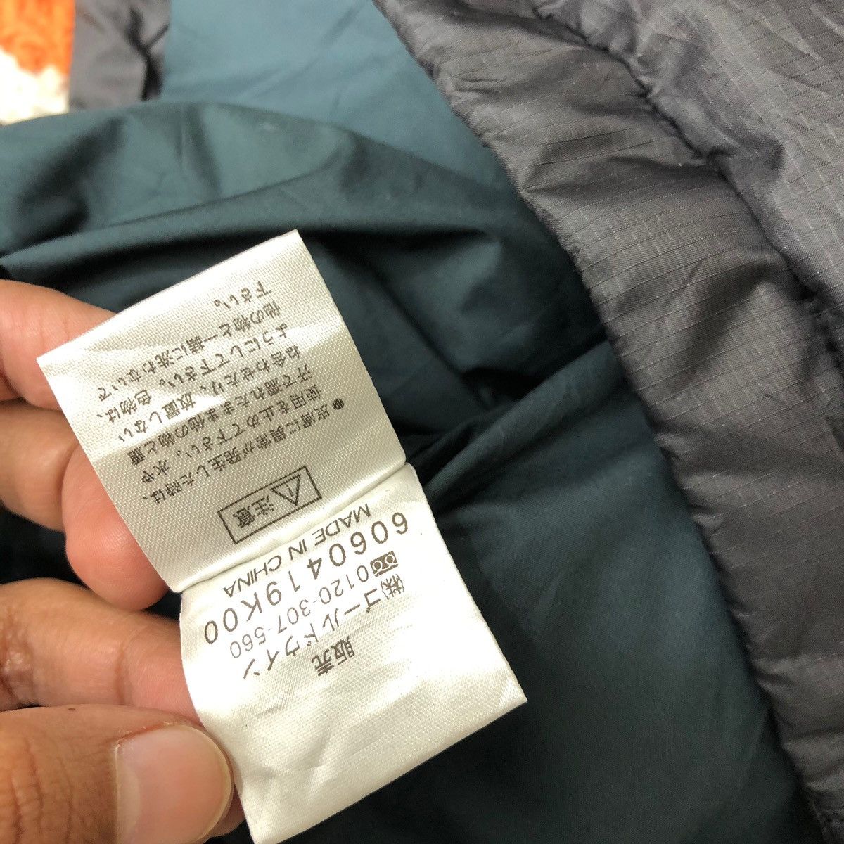 Helly Hansen Vintage HELLY HANSON OUTDOOR Hiking Down Jacket Size US XL / EU 56 / 4 - 8 Thumbnail