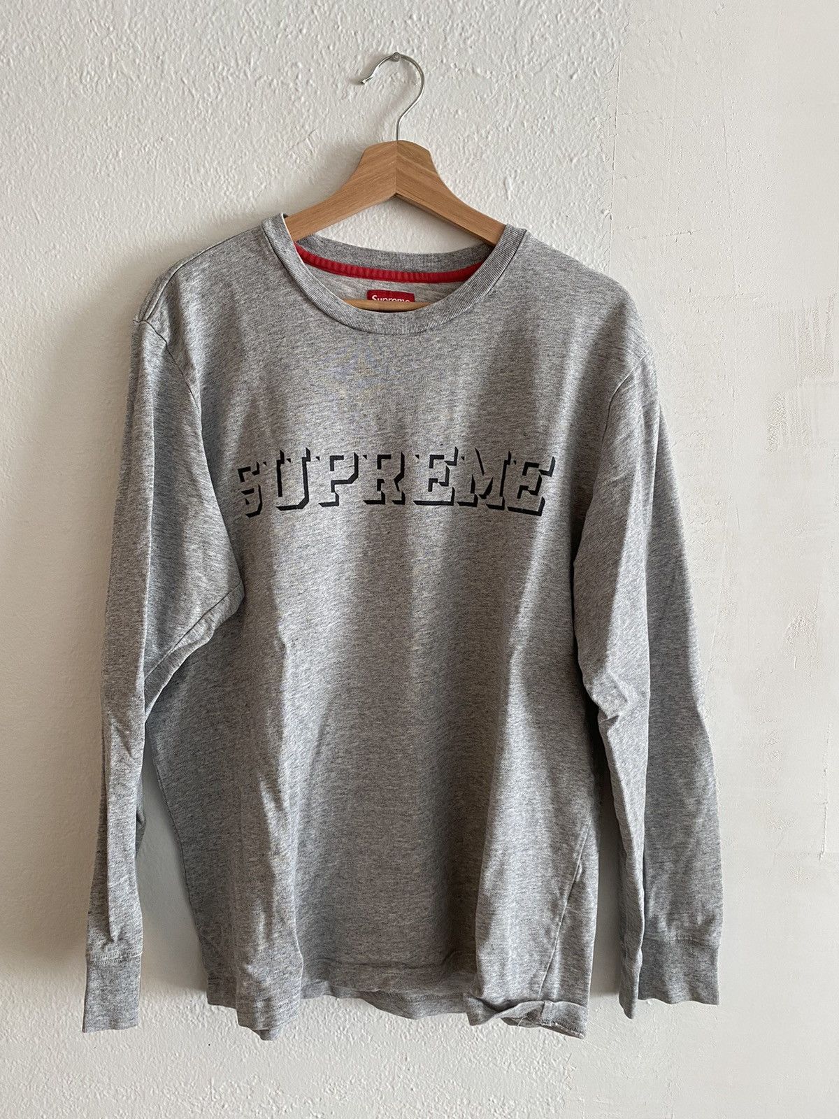 Supreme college logo L/S - threedaughtersproperties.com