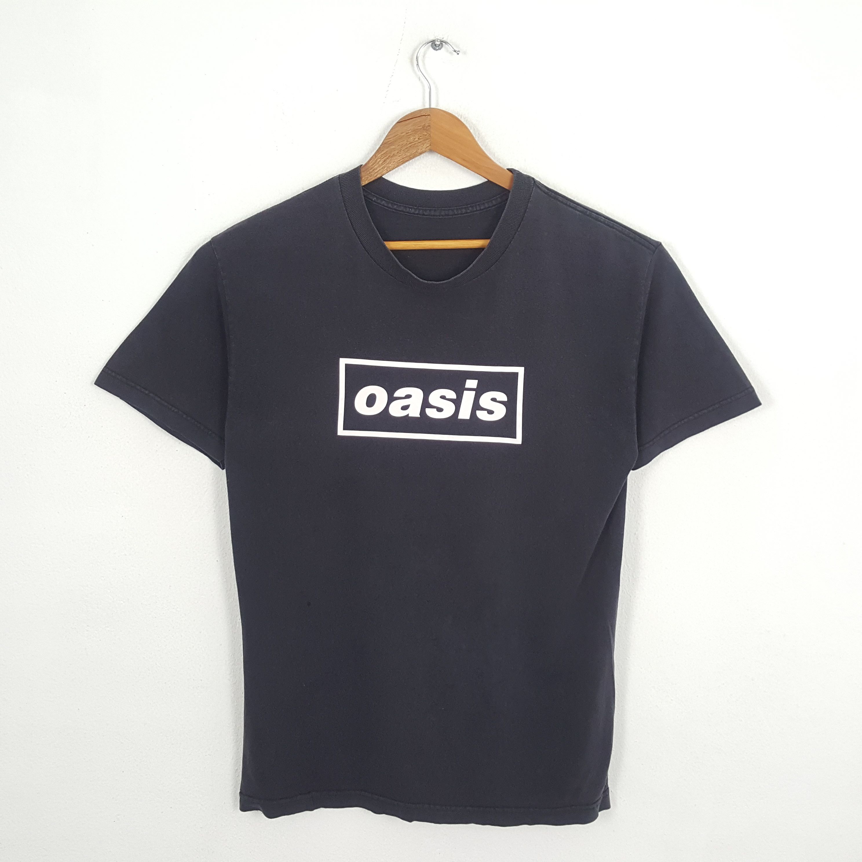 Vintage OASIS British Rock Band Box Logo Style T-Shirt