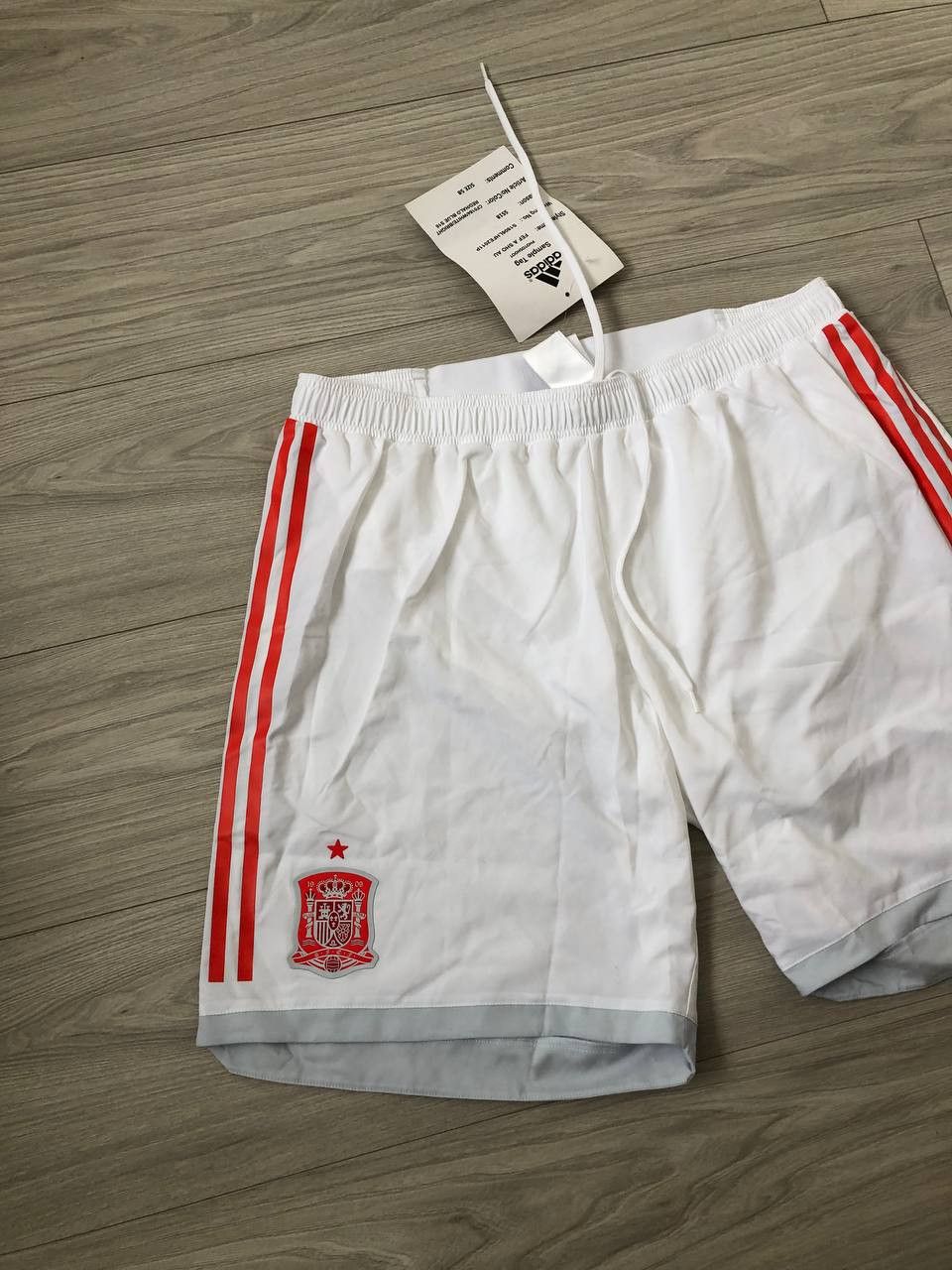 Adidas SPAIN NATIONAL ESPANA SOCCER SHORTS ADIDAS Size US 38 / EU 54 - 2 Thumbnail