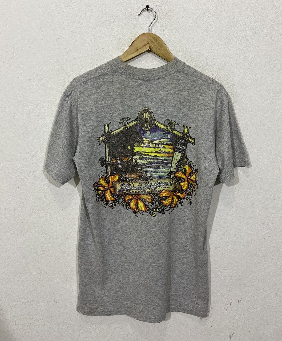 Vintage Vintage Local Motion Longboard Hawaii Graphic Tshirt Size US M / EU 48-50 / 2 - 1 Thumbnail