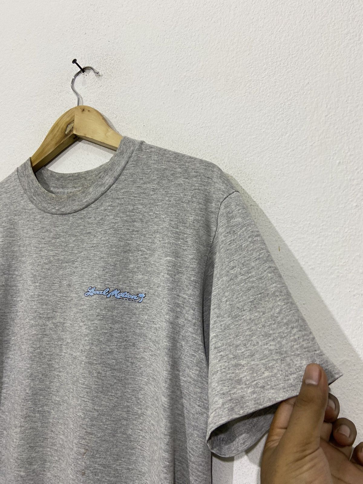 Vintage Vintage Local Motion Longboard Hawaii Graphic Tshirt Size US M / EU 48-50 / 2 - 7 Thumbnail