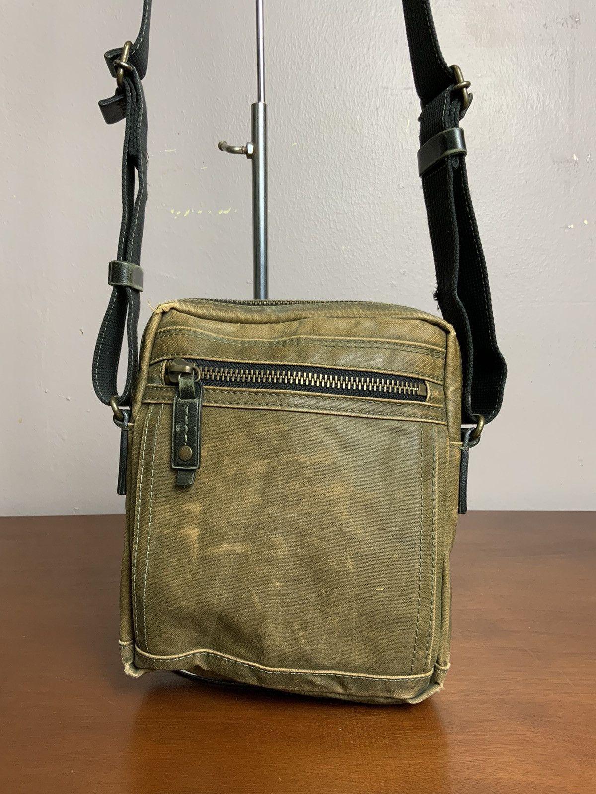 Japanese Brand Vintage Takeo Kikuchi Faded Leather Crossbody Sling Bag Size ONE SIZE - 10 Thumbnail