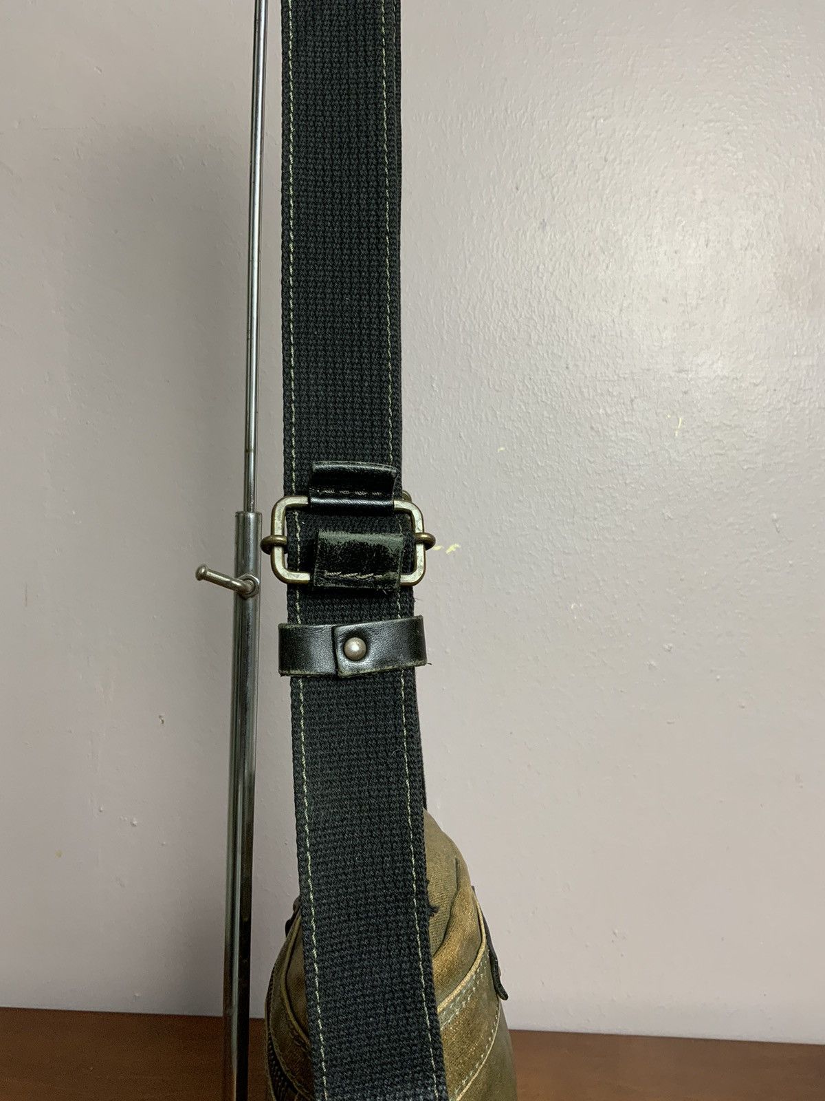 Japanese Brand Vintage Takeo Kikuchi Faded Leather Crossbody Sling Bag Size ONE SIZE - 9 Thumbnail